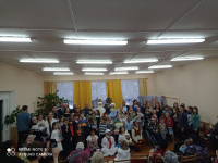 Сказочное представление «Новогодние забавы», для детей инвалидов, а также детей, находящихся в социально опасном положении, куда с подарками пришли милиционеры Пинского ГОВД