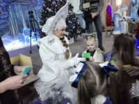 Новый год к нам мчится!