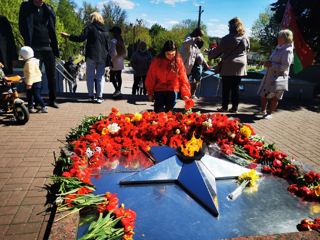 Z8n85FxBqR0.jpg Z8n85FxBqR0.jpg